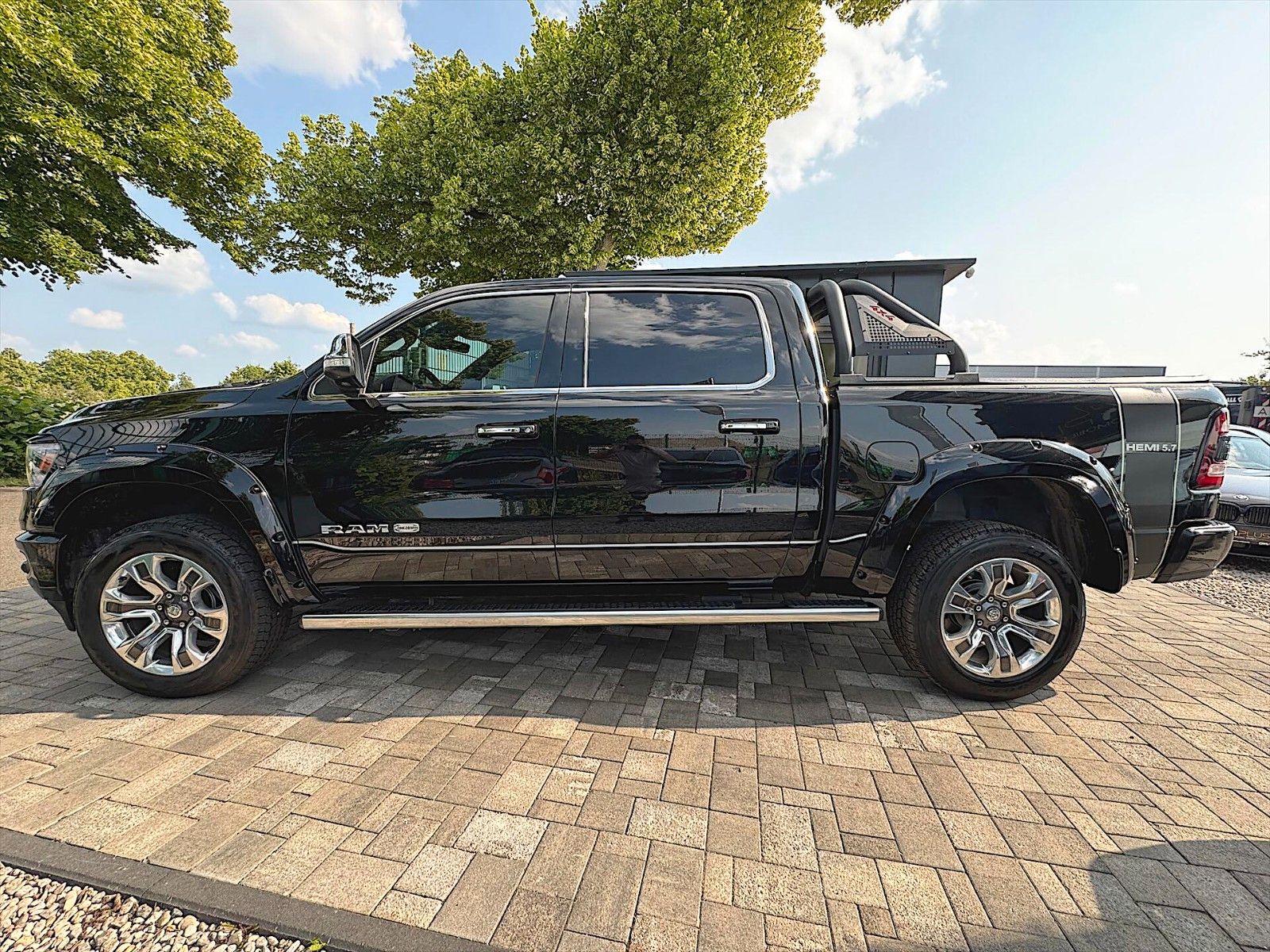 Fahrzeugabbildung Dodge RAM 5.7 V8 HEMI 4x4 LIMITED LONGHORN Edition LED