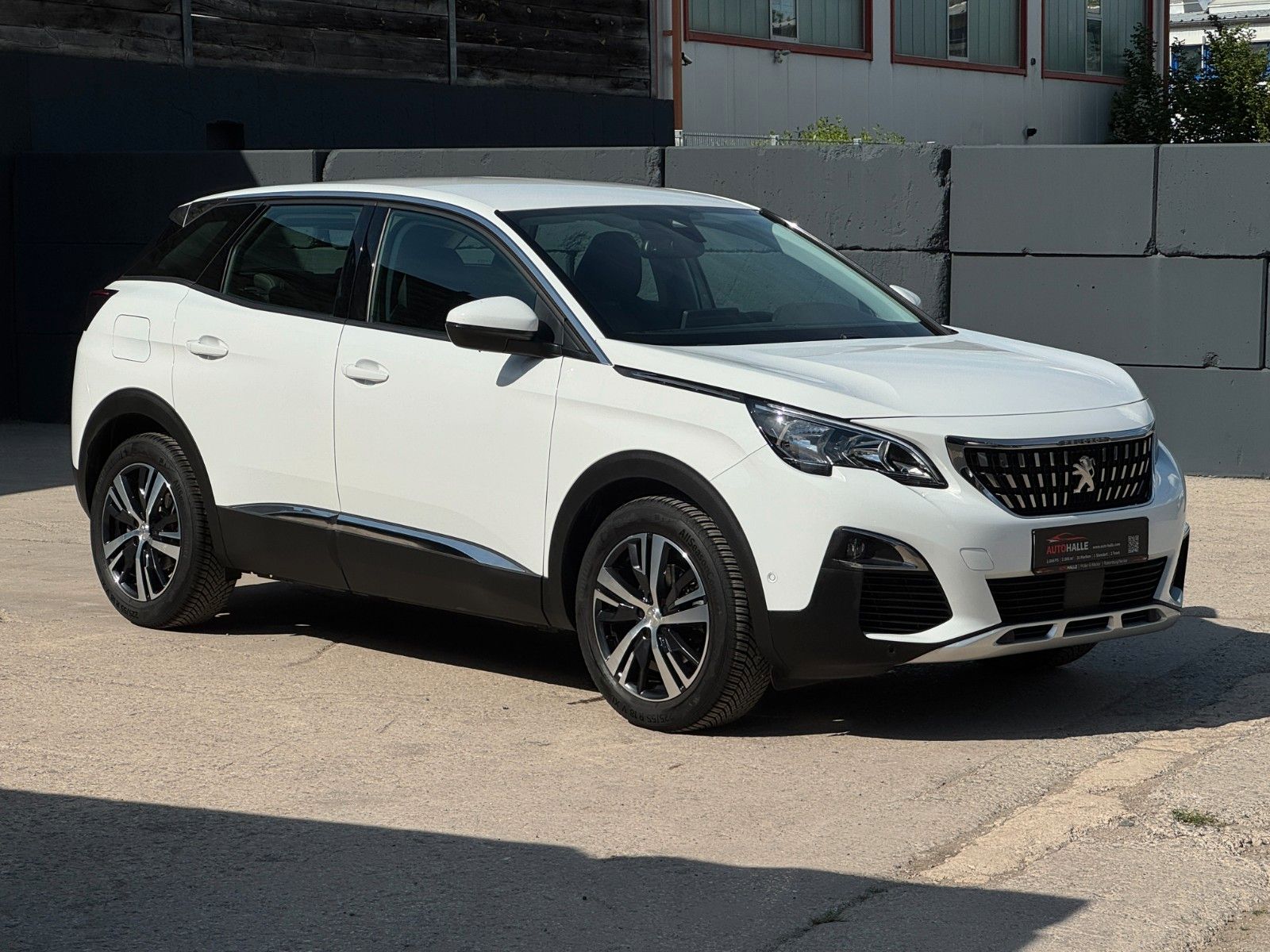 Fahrzeugabbildung Peugeot 3008 PureTech 180 Allure Tempomat PDC CarPlay