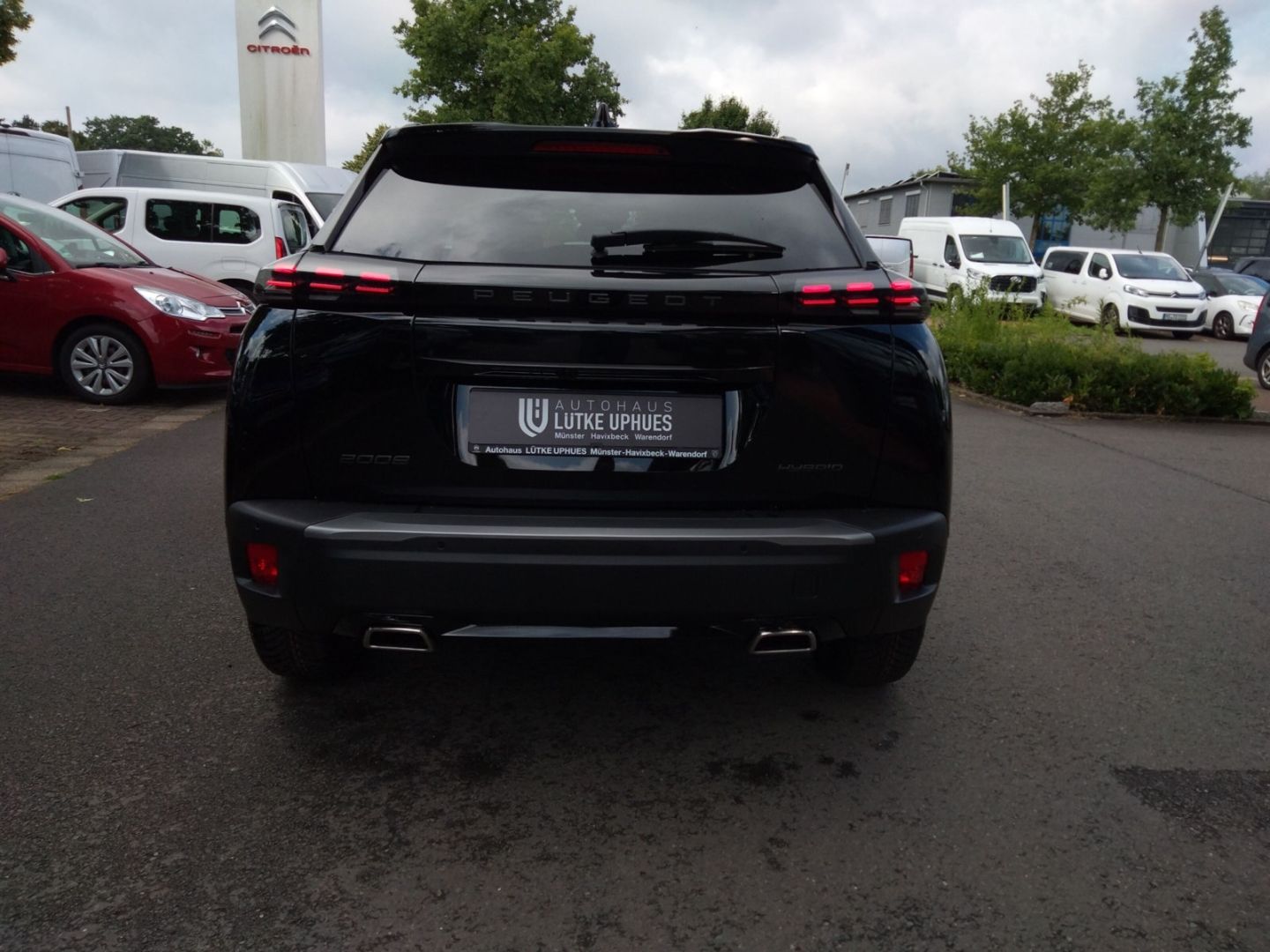 Fahrzeugabbildung Peugeot 2008 GT Hybrid 145 e-DSC6 El. Panodach Navi ACC