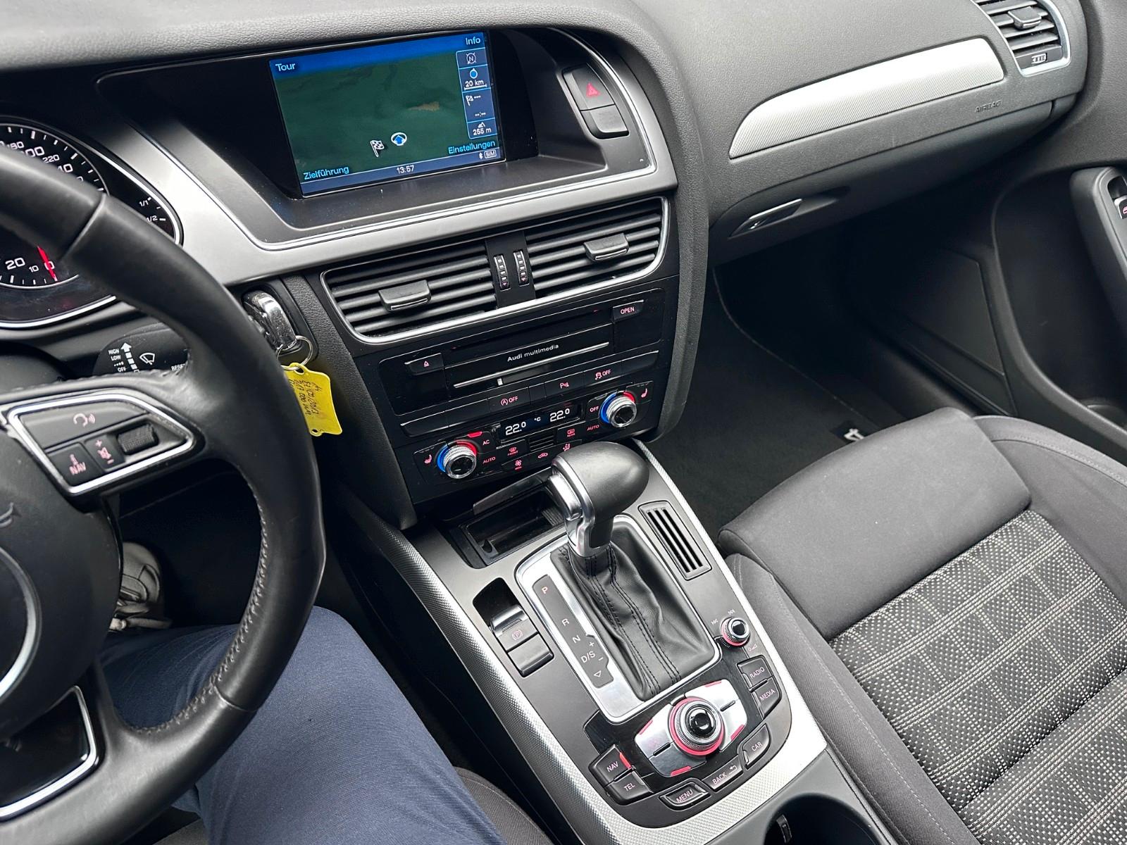 Audi A4 2013 — photo 18