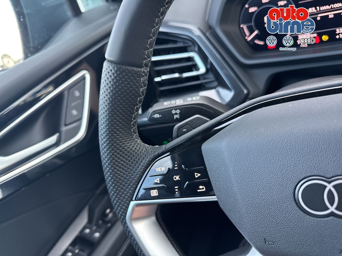 Q4 e-tron 150kW  HUD AHK-klappbar Navi Digitales