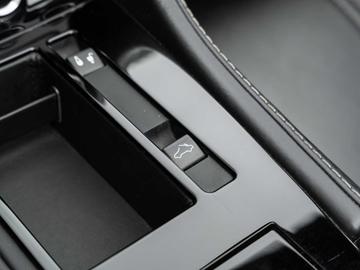 2013 Aston Martin V8 VANTAGE 缩略图 33