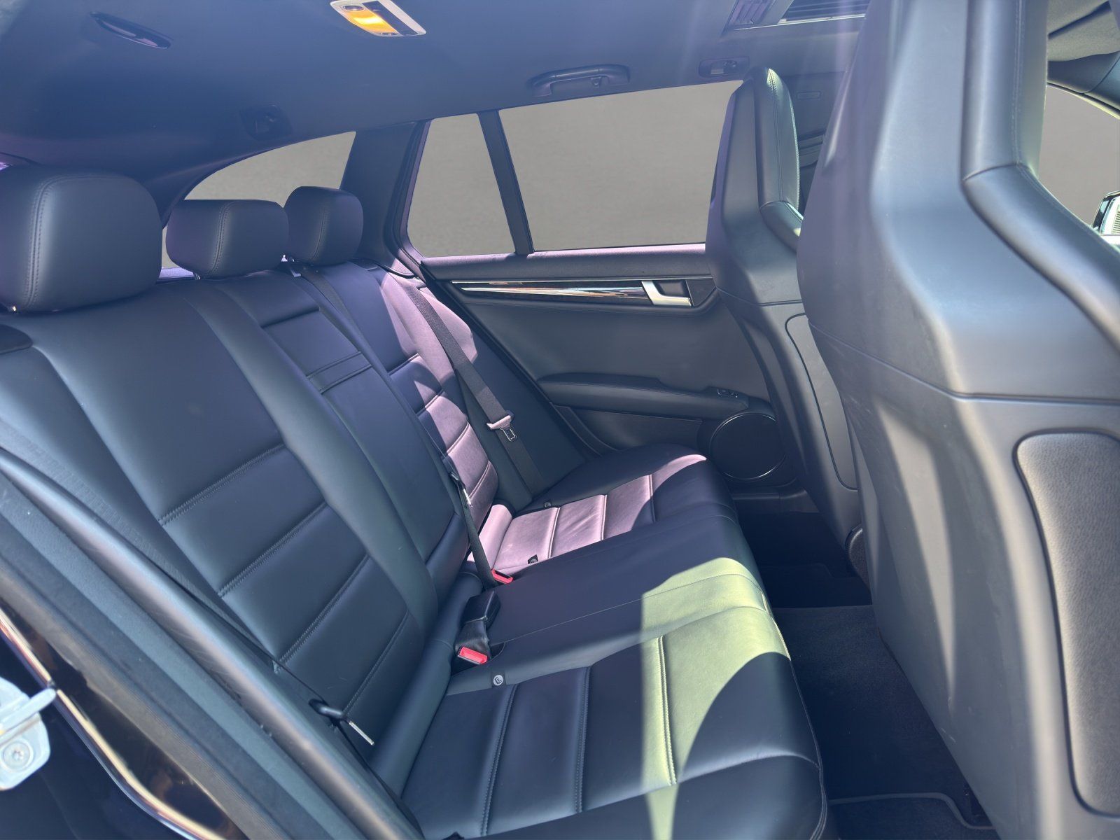 Fahrzeugabbildung Mercedes-Benz C 63 AMG 7G-MCT/HARMAN-KARDON/COMAND/