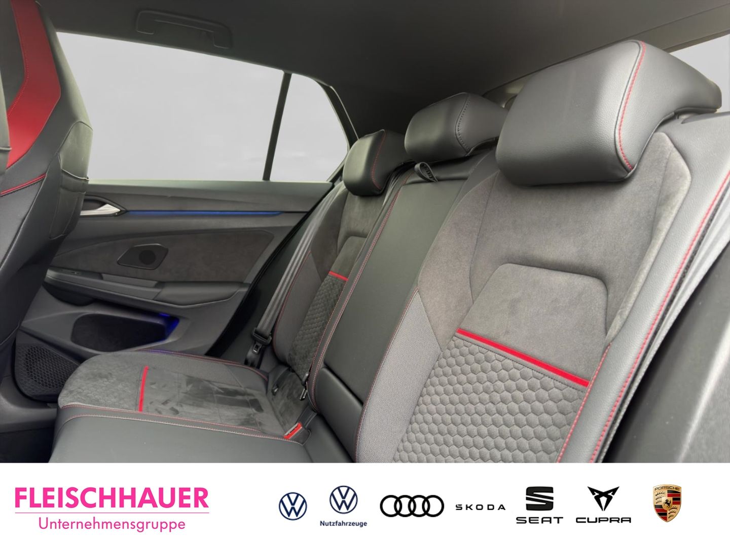 Volkswagen Golf GTI VIII Clubsport 2.0 TSI LED RFK GRA SHZ foto 12