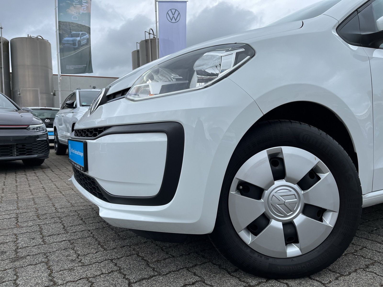 Fahrzeugabbildung Volkswagen up! 1.0 move up! 1.HAND 5-TÜREN KLIMA