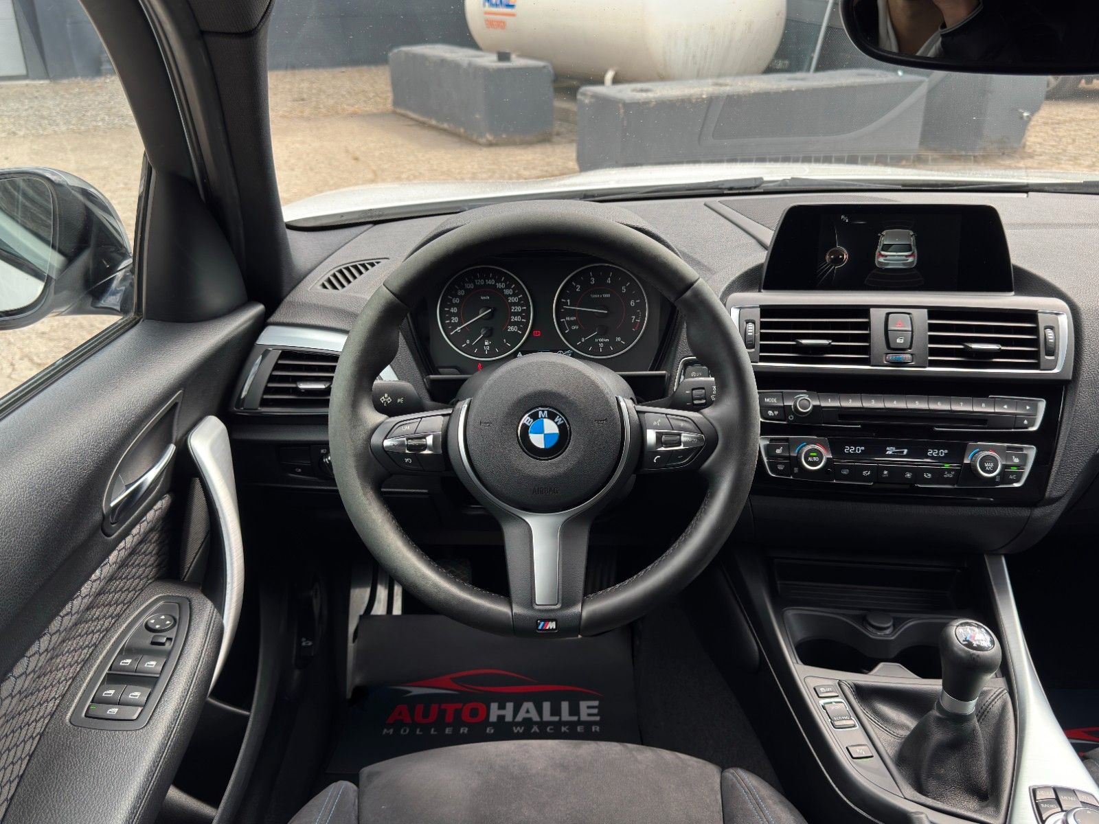 Fahrzeugabbildung BMW M140i Aero REMUS HIFI PDC KZG Keyless Alcantara