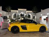 Audi R8 5.2 FSI plus S tronic quattro Spyder - - Audi R8 mit Schiebedach