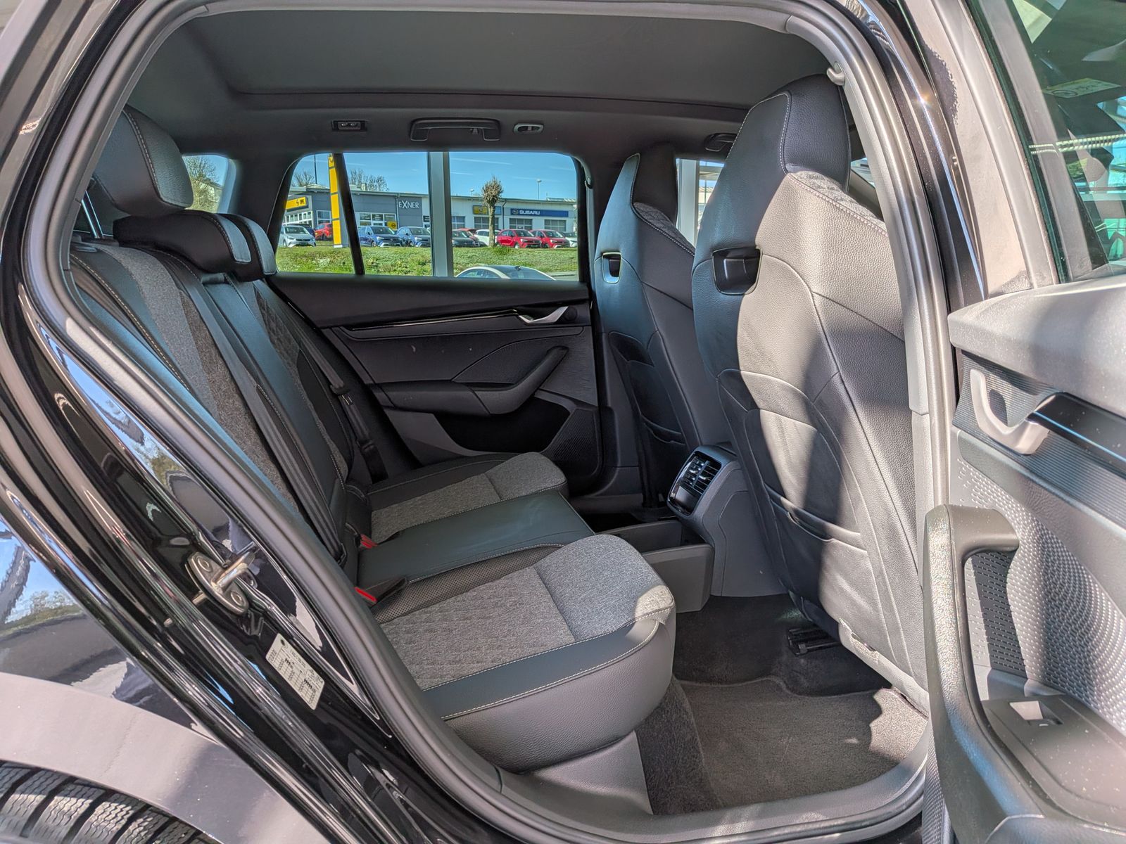 Fahrzeugabbildung SKODA Octavia 1.5 TSI Sportline Pano Matrix AHK 5J-Gar
