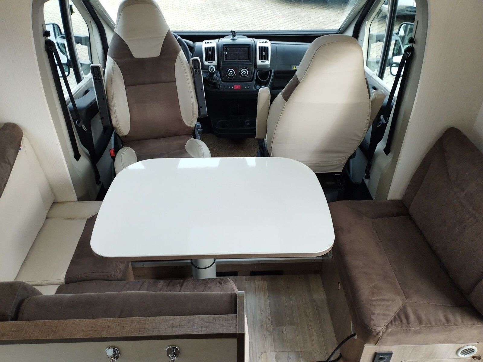 Fahrzeugabbildung Mooveo Tei 74 EB