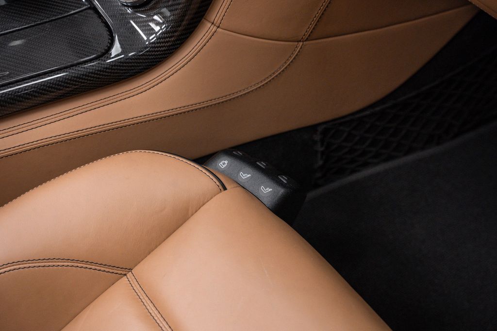 SLS AMG 6.2 V8 Roadster RED/BROWN CARBON - Bild 18