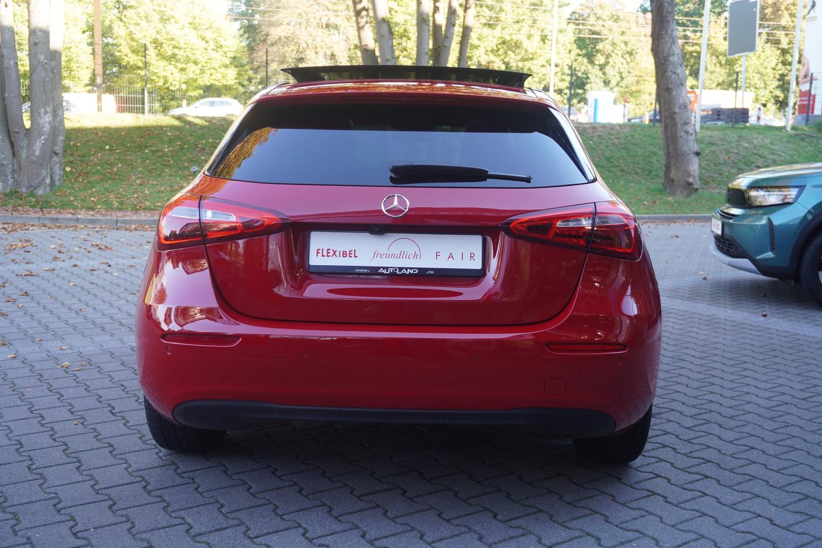 Mercedes-Benz A200 Progressive Navi Panorama Android Apple PDC
