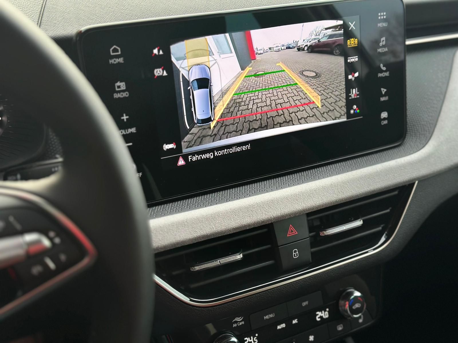 SKODA Scala 1.5TSI SELECTION MATRIX#CAM#AHK#NAV#SOFORT - Image 12