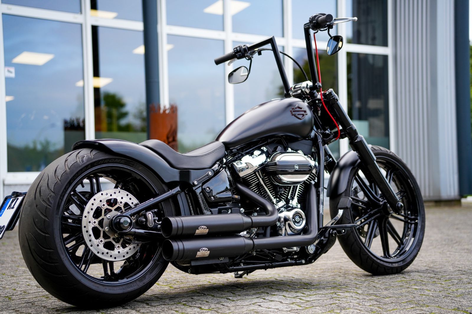 Fahrzeugabbildung Harley-Davidson FXBRS Softail Breakout 114 cui - JEKILL&HYDE -