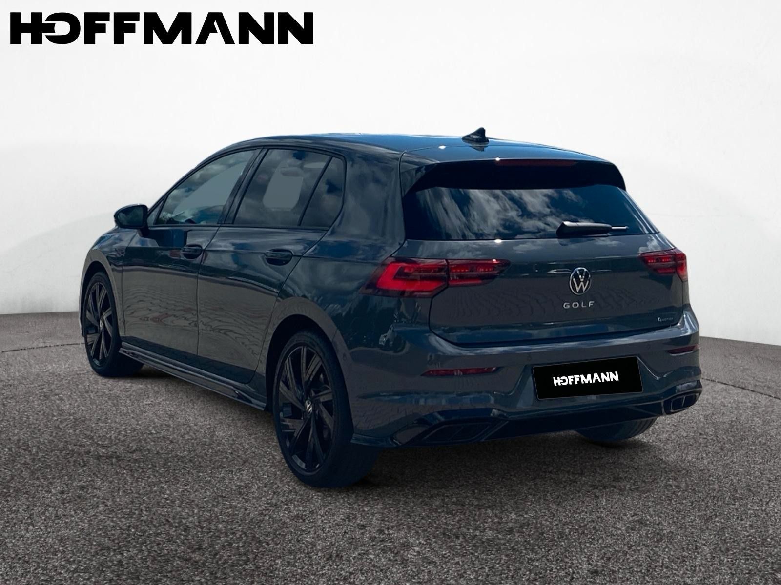 Fahrzeugabbildung Volkswagen Golf 2.0 TSI 4Motion DSG R-Line Black&Style