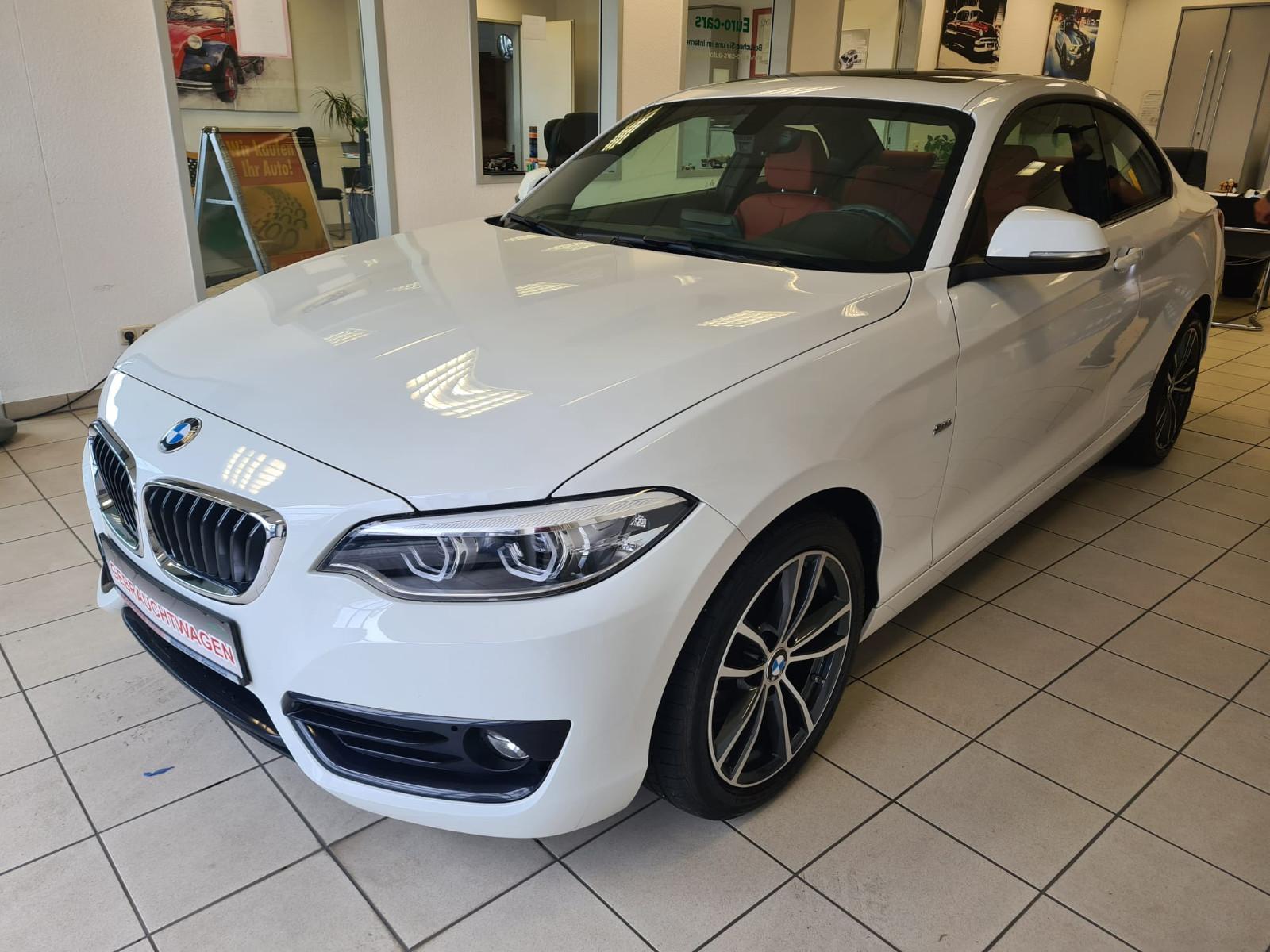 BMW 220i Coupe Sport Line / NAVI / PDC / 1. Hand