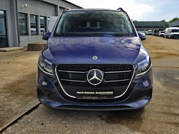 Mercedes V 220 - 3