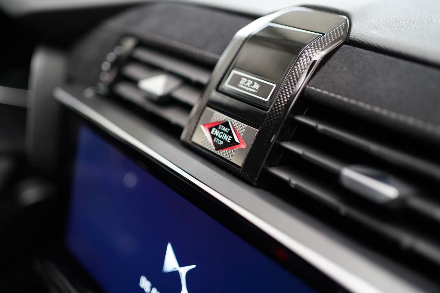 Fahrzeugabbildung DS Automobiles DS7 BlueHDi 130 EAT8 Performance Line+ Focal Nav