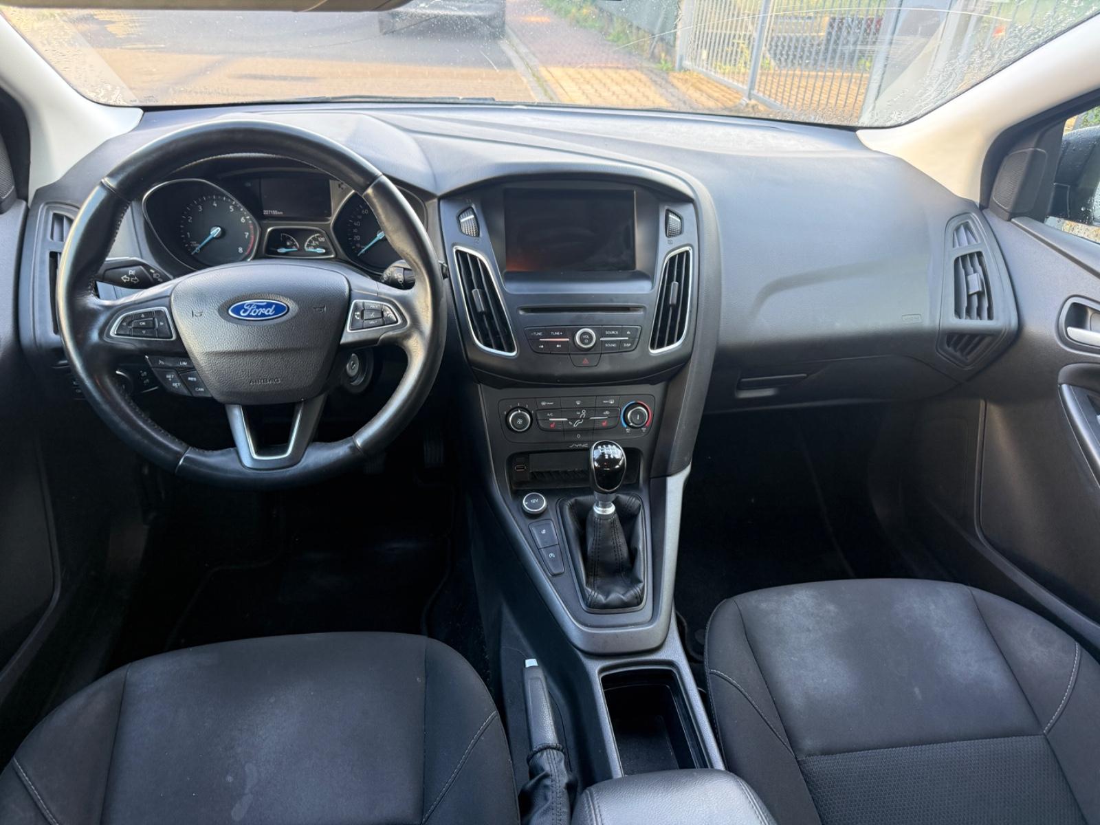 Ford Focus 2015 — photo 5