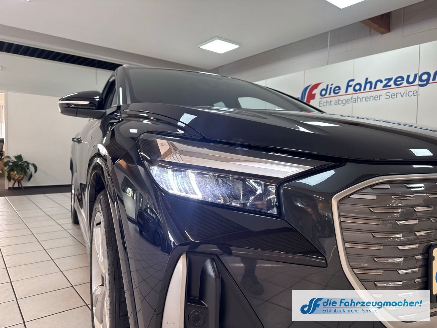 Fahrzeugabbildung Audi Q4 e-tron 45 quattro Sportpaket Navi Leder Digit