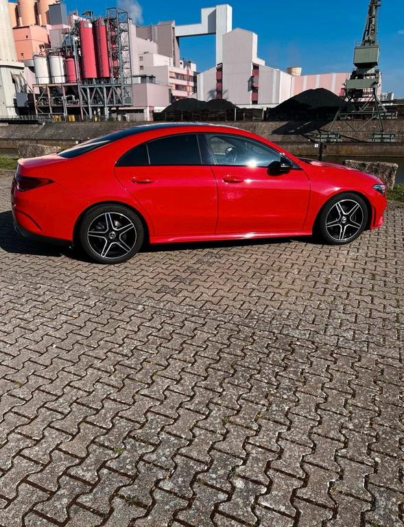 Mercedes-Benz CLA 200