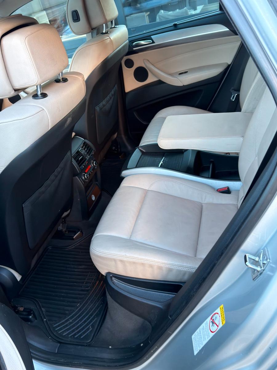 BMW X6 - XDRIVE35I -  306 CV - BVA - VOLANT EN CUIR
