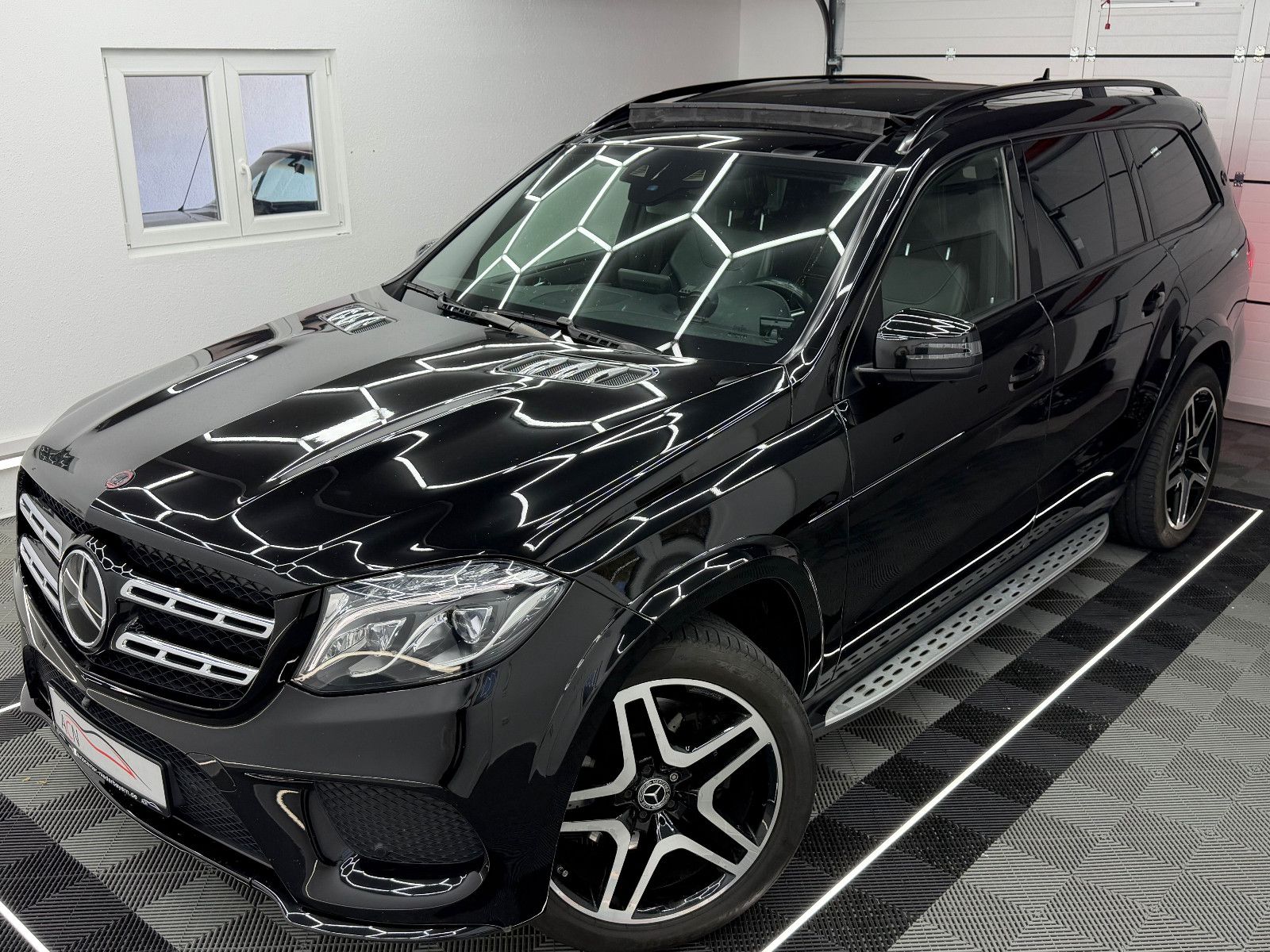 Fahrzeugabbildung Mercedes-Benz GLS 350 d 4Matic AMG-LINE/PANO/AHK/DAB/7-SITZER