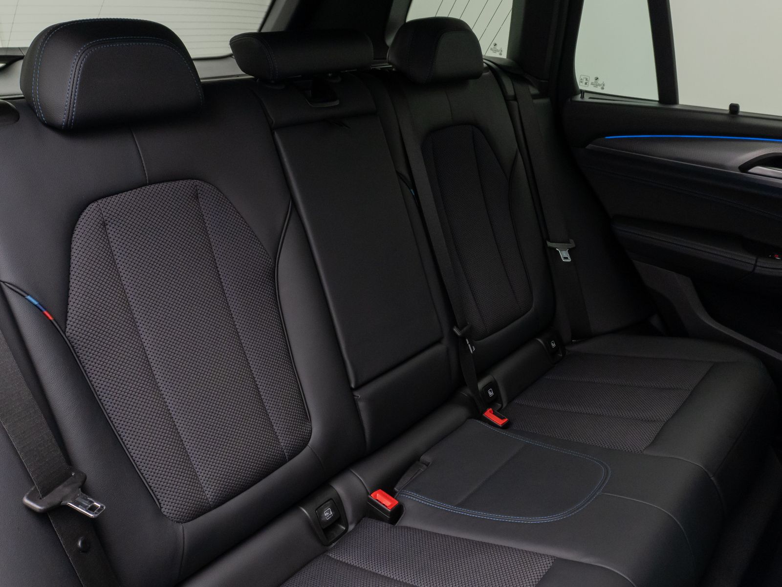 Fahrzeugabbildung BMW X3 xD30e M Sport Kamera HUD DAB HiFi AHK Komfort