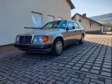 Mercedes-Benz W124 250D - Mercedes-Benz 250: 250d W124
