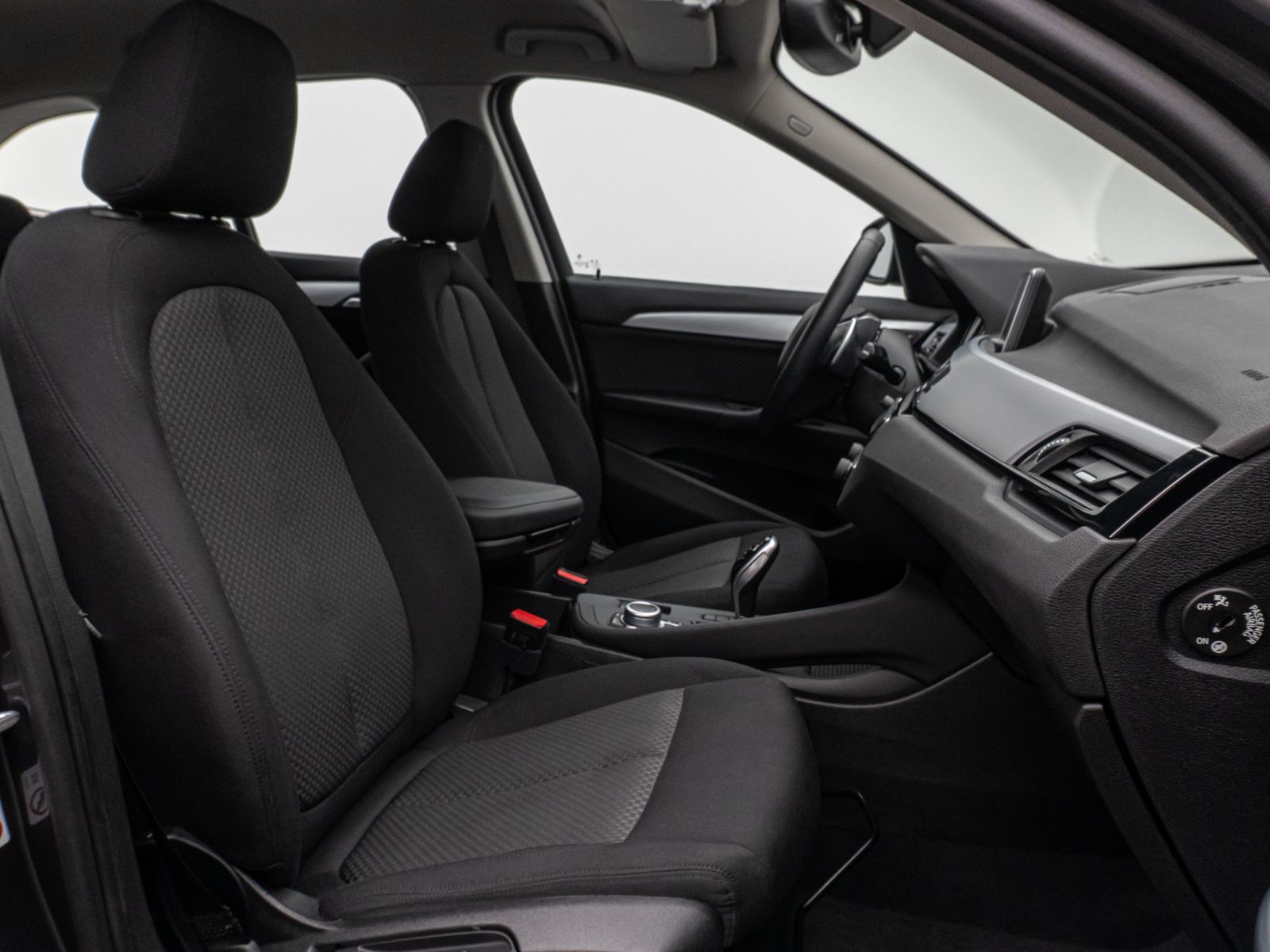 Fahrzeugabbildung BMW X1 sD20i Kamera DAB HiFi Navi Geschwindigkeitsre