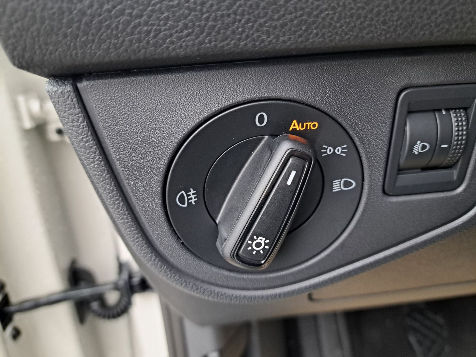 Fahrzeugabbildung Volkswagen Polo 1.0 LED KLIMA PDC LICHTSENSOR APPLECARPLAY
