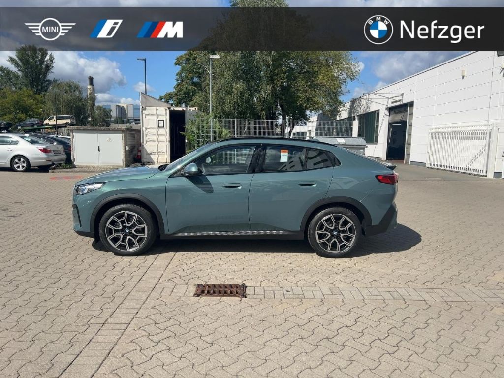BMW iX2 xDrive 30 PANO LED HUD Iconic Glow 360° foto 2