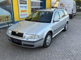 Skoda Octavia Combi Ambiente 1.6 Automatik*Klima*AHK - Skoda Octavia aus 2002