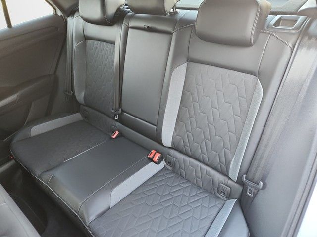 Fahrzeugabbildung Volkswagen T-Roc Life 1.5 TSI 110 kW *AHK*