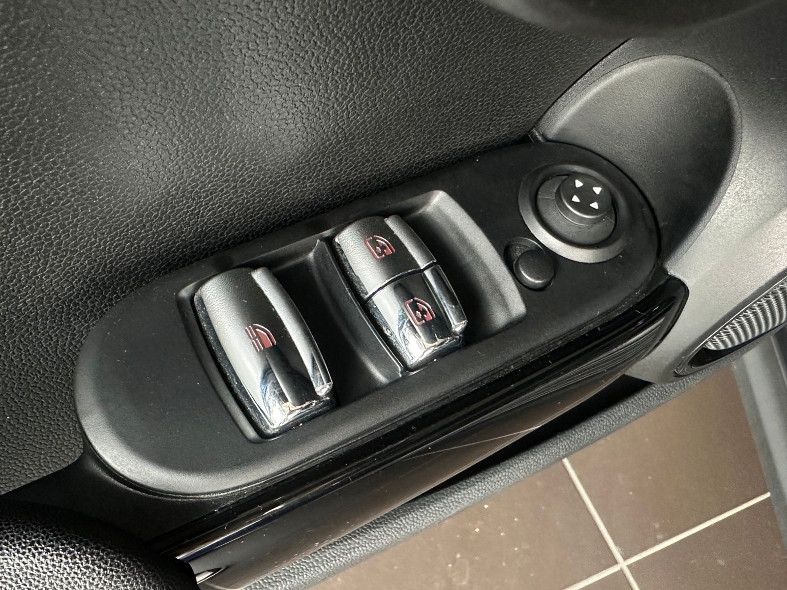 Fahrzeugabbildung MINI Cooper S Cabrio Chili LED NAVI ALU