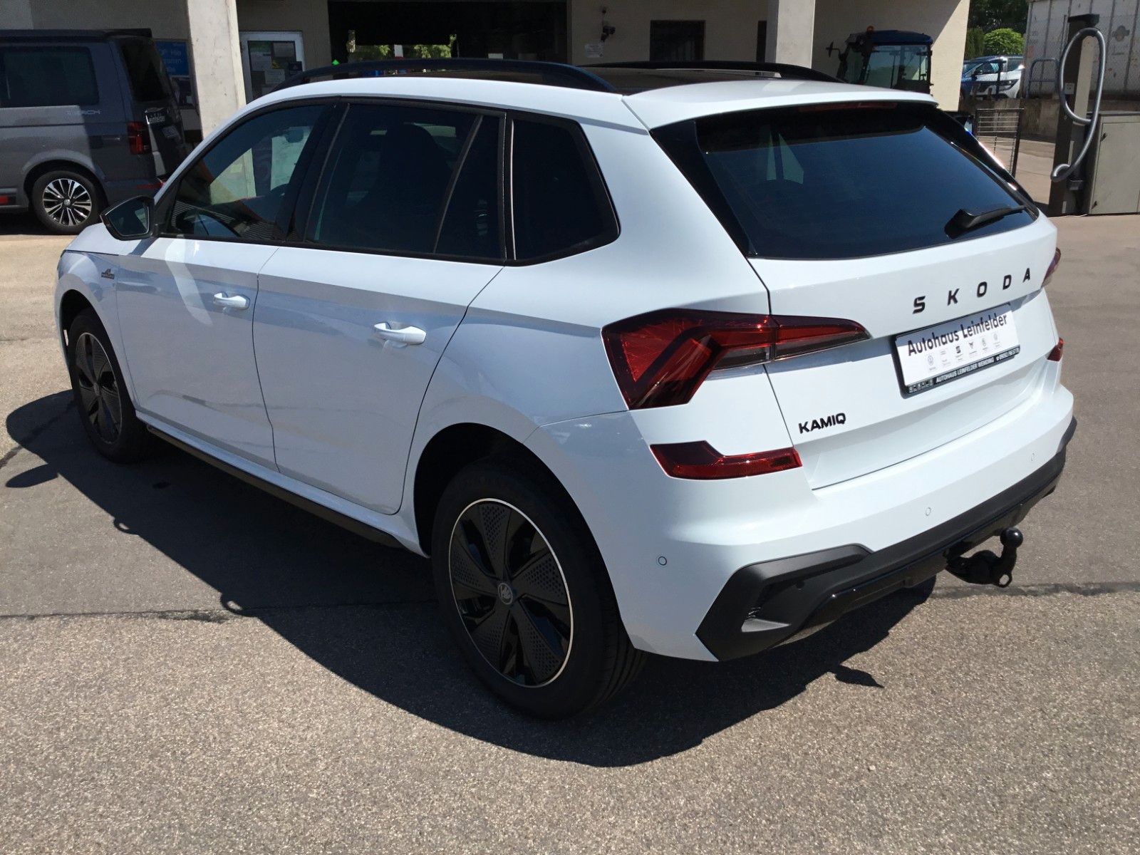 Fahrzeugabbildung SKODA Kamiq 1.5 TSI DSG Monte Carlo+AHK+Navi+Kamera