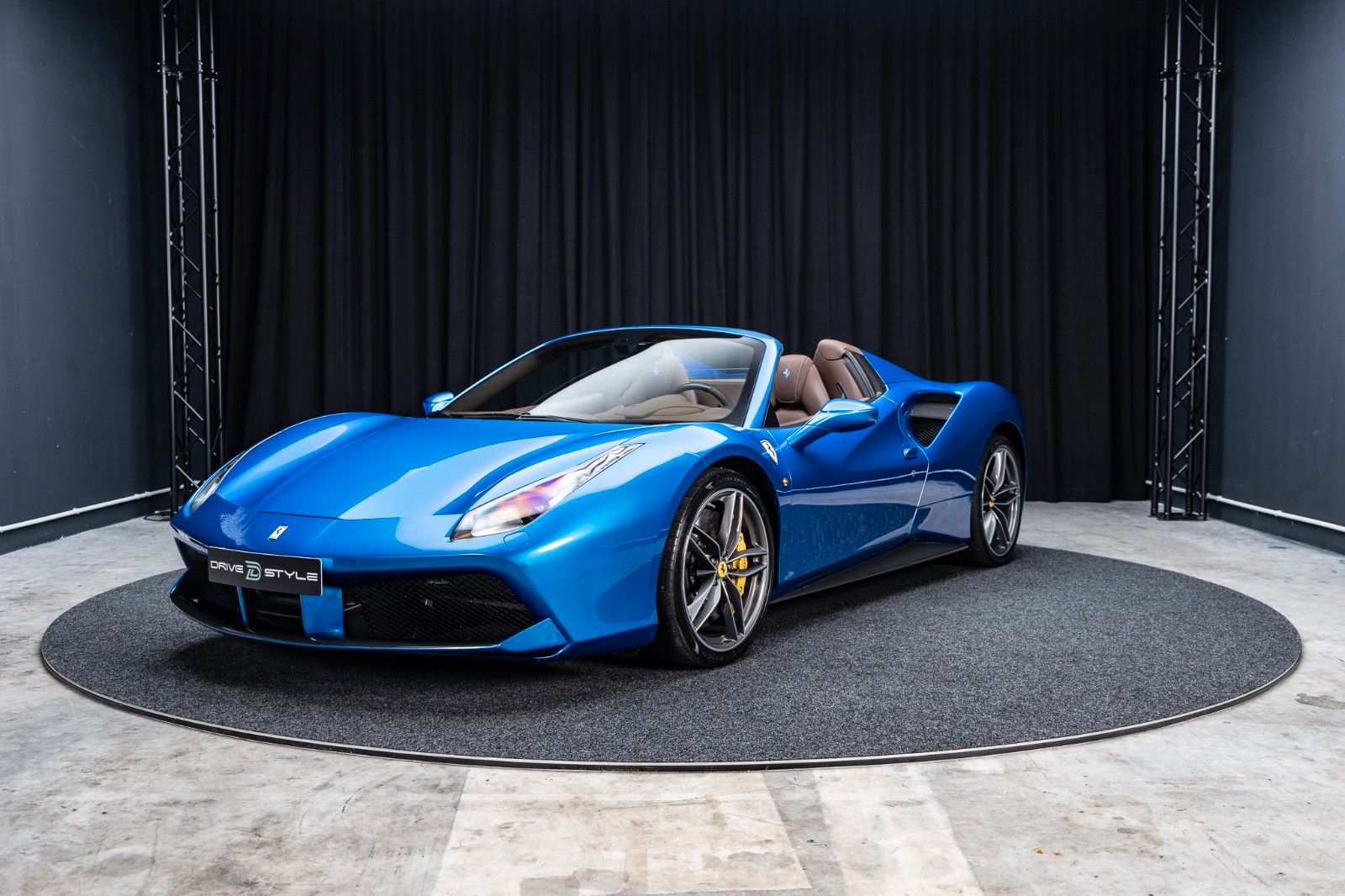Fahrzeugabbildung Ferrari 488 Spider + Carbon + Daytona + Liftsystem
