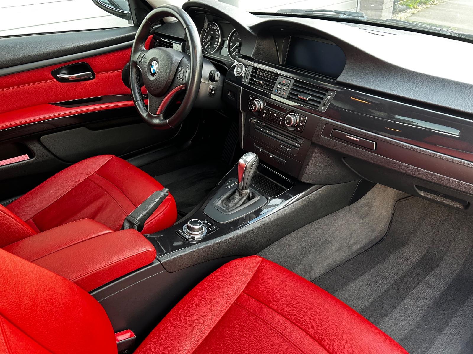 BMW 330 i xDrive*Limited Edition*1.Hand*S-Dach*Leder