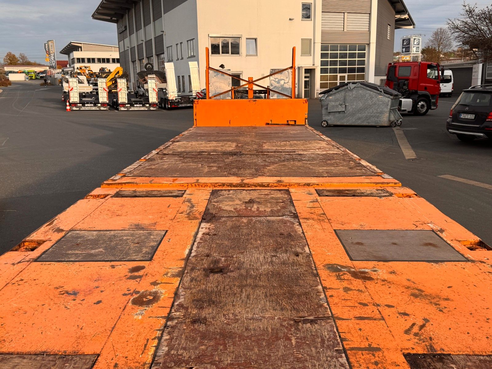 Fahrzeugabbildung Dinkel DSAFA 36000 Schräglader/Tieflader 2x Lenkachse