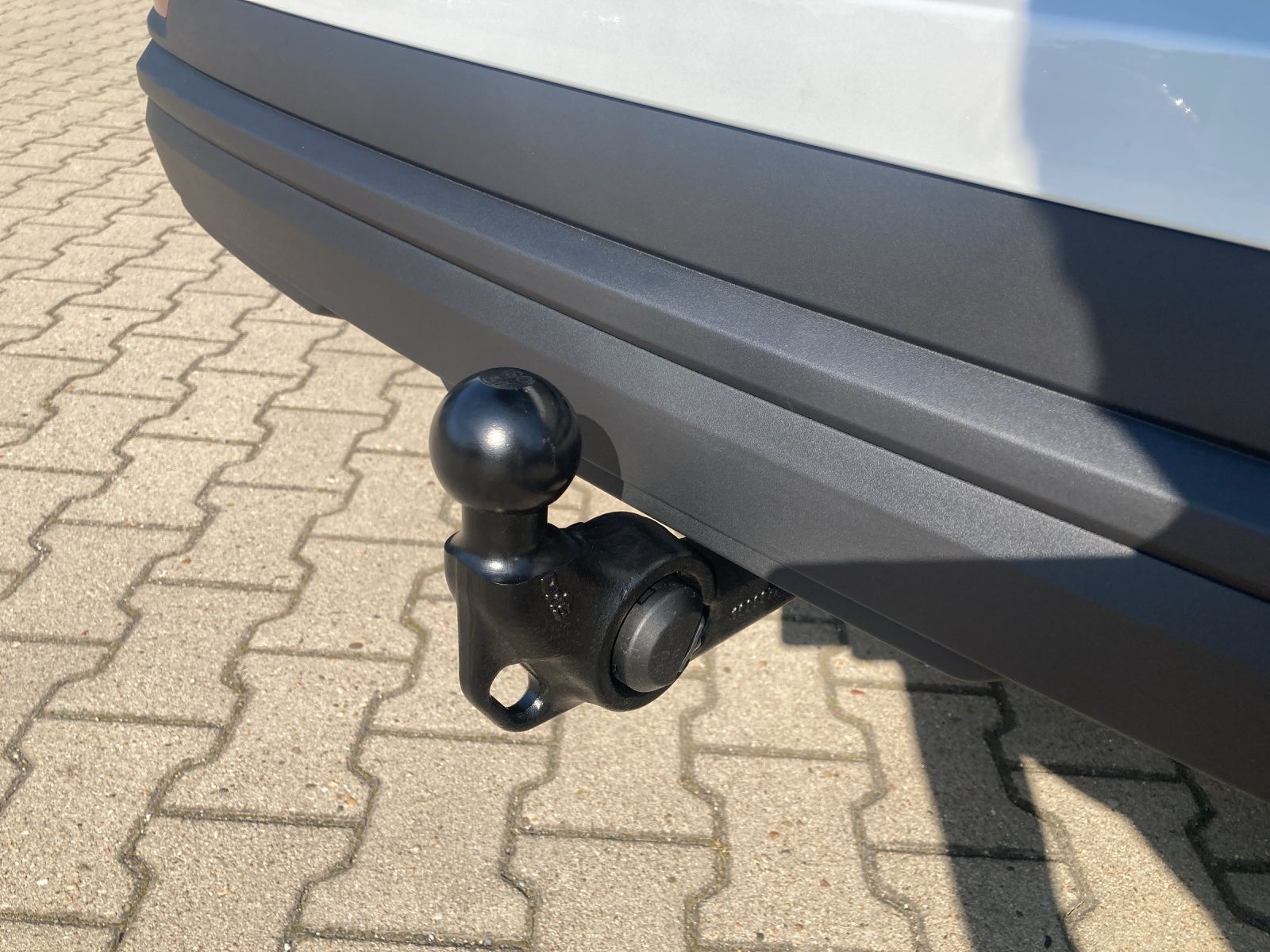 Fahrzeugabbildung SKODA Karoq TOUR TSI DSG LED, AHZV, Digital Cockpit