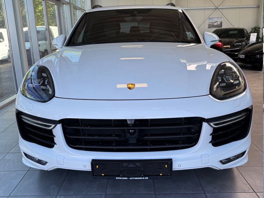 Fahrzeugabbildung Porsche Cayenne Turbo/PCCB/Panodach/Burmester/Voll!