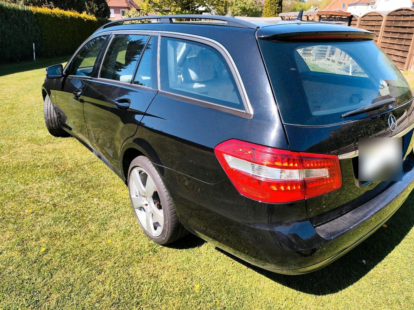 Mercedes-Benz 220 2010 — rear view