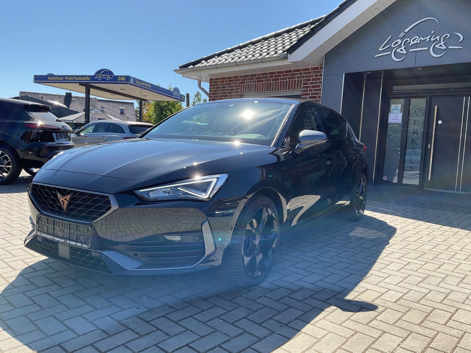 Fahrzeugabbildung CUPRA Leon 1.5 eTSI DSG,Kamera,Navi,LED,Carplay,ACC