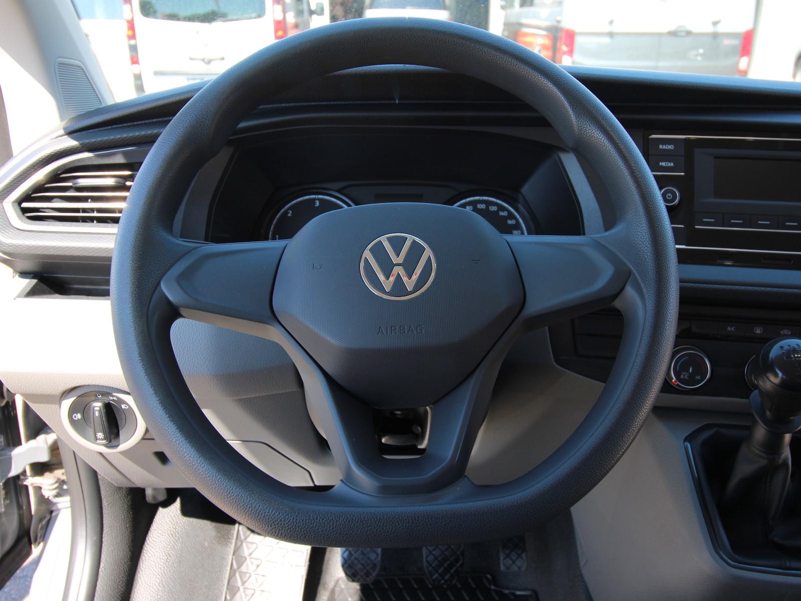 Volkswagen T6.1 Transporter Kombi lang 2.0 TDI 9-SITZER+AHK
