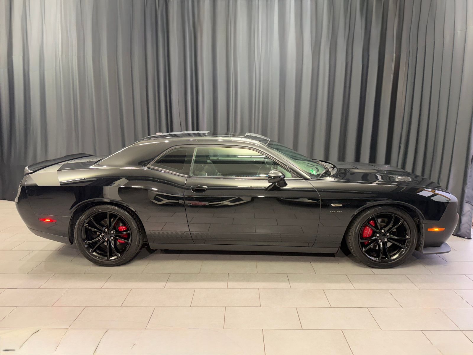 Fahrzeugabbildung Dodge Challenger 5.7 RT|LEDER|NAVI|SCHIEBEDACH|