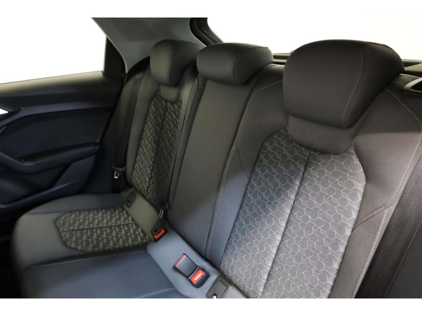 Audi A1 Sportback 30 TFSI Advanced LED/GRA/SH, миниатюра 11
