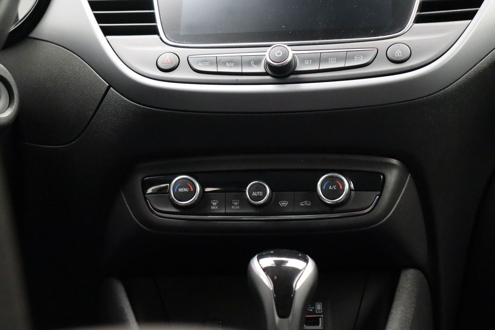 Fahrzeugabbildung Opel Crossland 1.2 Edition Navi