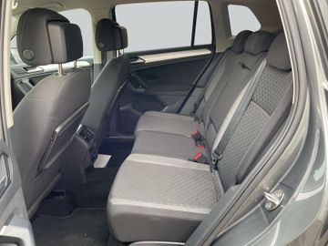 Volkswagen Tiguan - 11