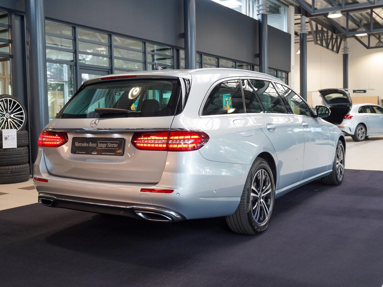 Mercedes-Benz E-Class d T AVANTGARDE CarPlay Kamera Spur Totwink, миниатюра 3