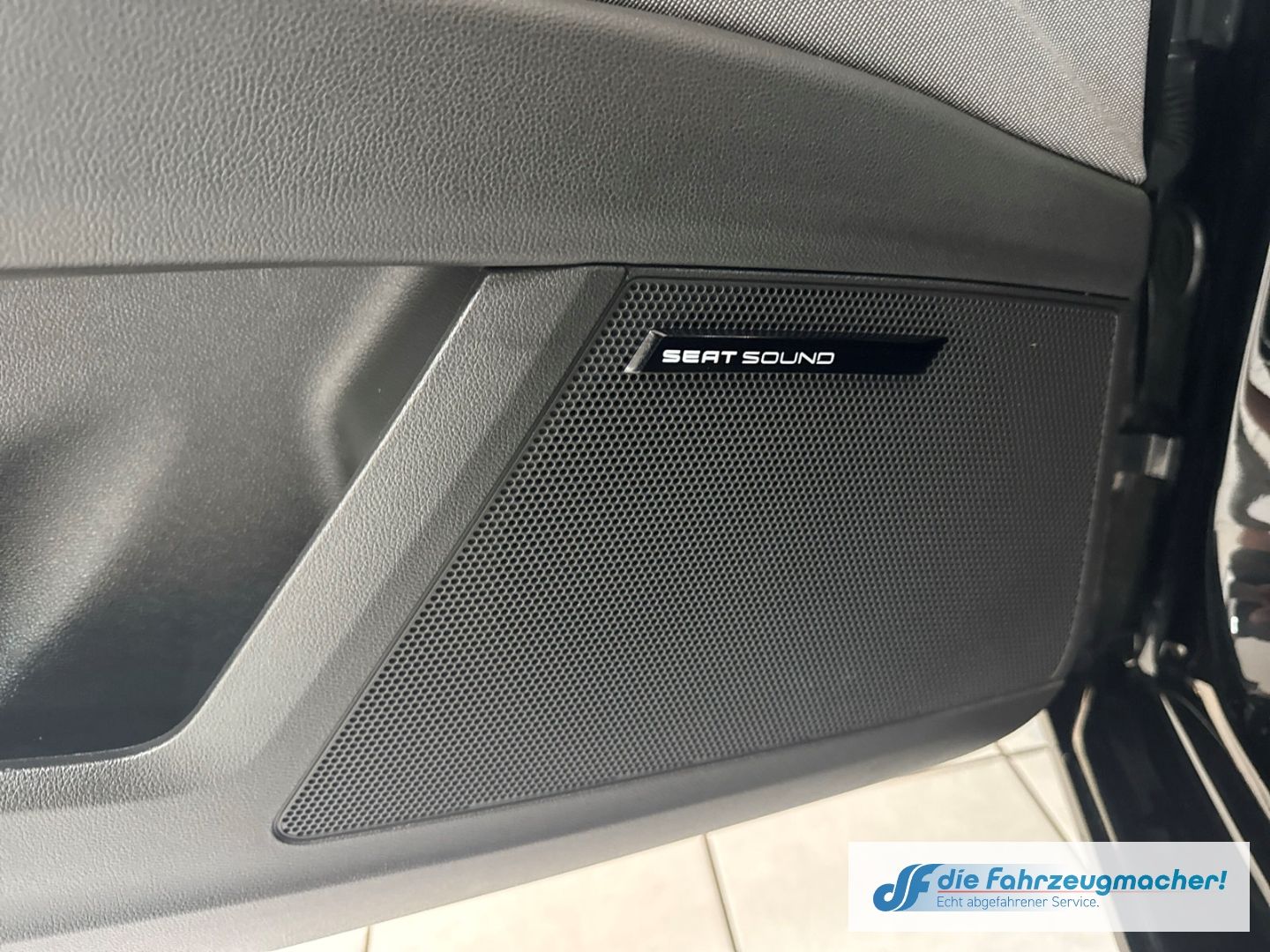 Fahrzeugabbildung SEAT Leon Ecomotive Style Navi LED Sperrdiff. Mehrzon