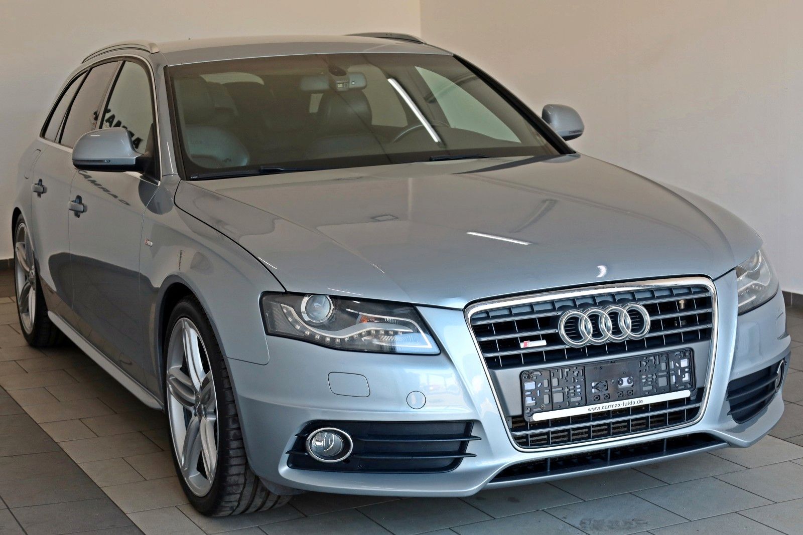 Fahrzeugabbildung Audi A4 Avant S line T.Leder,Navi,Xenon,SH.PDC
